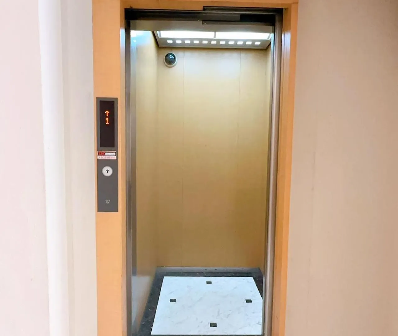 Apartment 三米-黒門市場-黑门市场-Kuromon-301タイプ Osaka